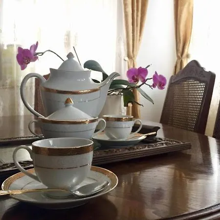 Lotus Apartment *